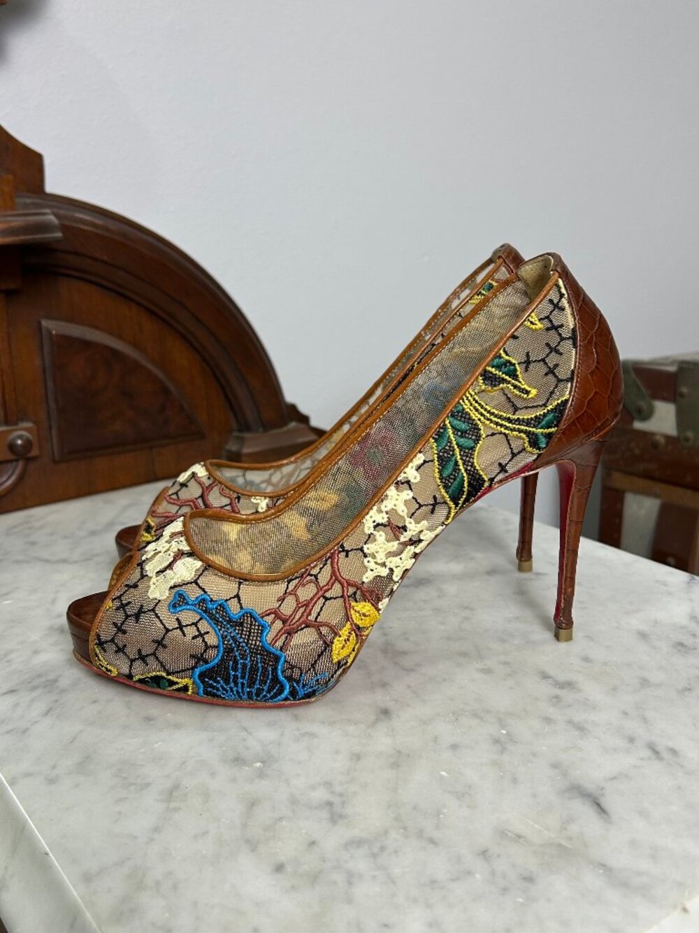 Christian Louboutin Very Lace 100 Guipure Multicolor Pumps size 36.5